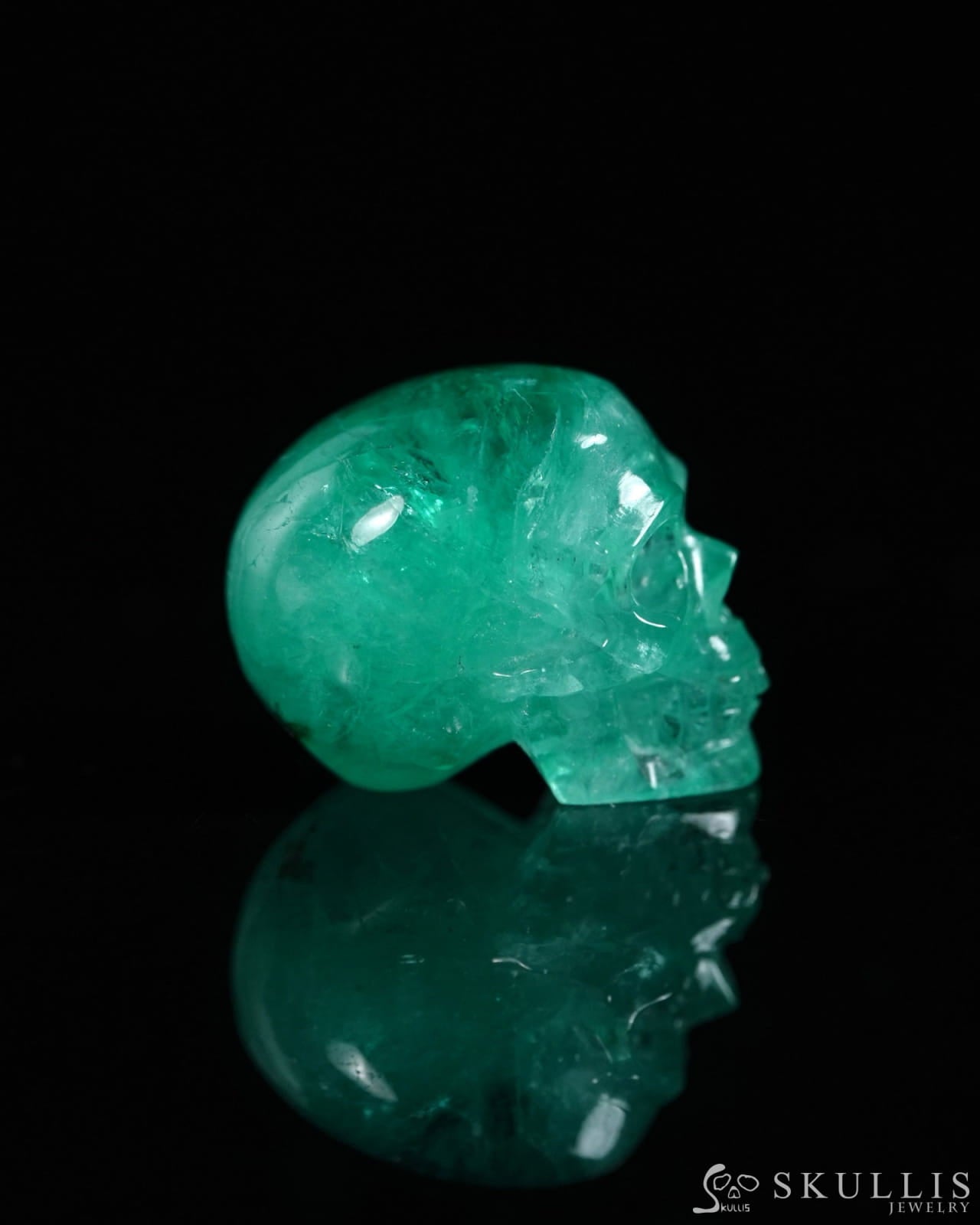 0.7’’ Emerald Carved Gem Skull Skullis Realistic - 9500367 Tiny Gemstone Skull