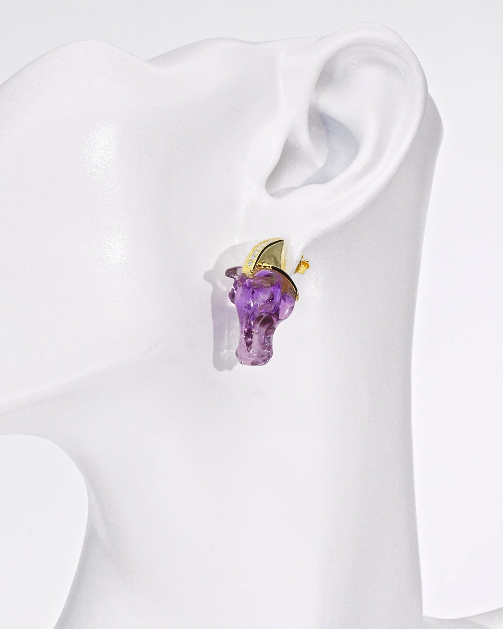 Gem Earrings Of Amethyst Carved Horse Head Skull Earrings