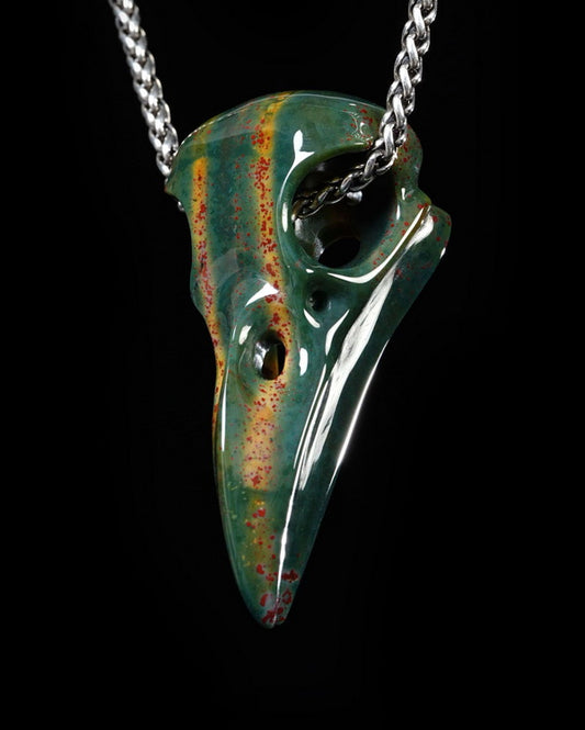 Night Pathfinder - Gem Raven Skull Pendant Necklace of Bloodstone Carved Raven Skull - Y9500444