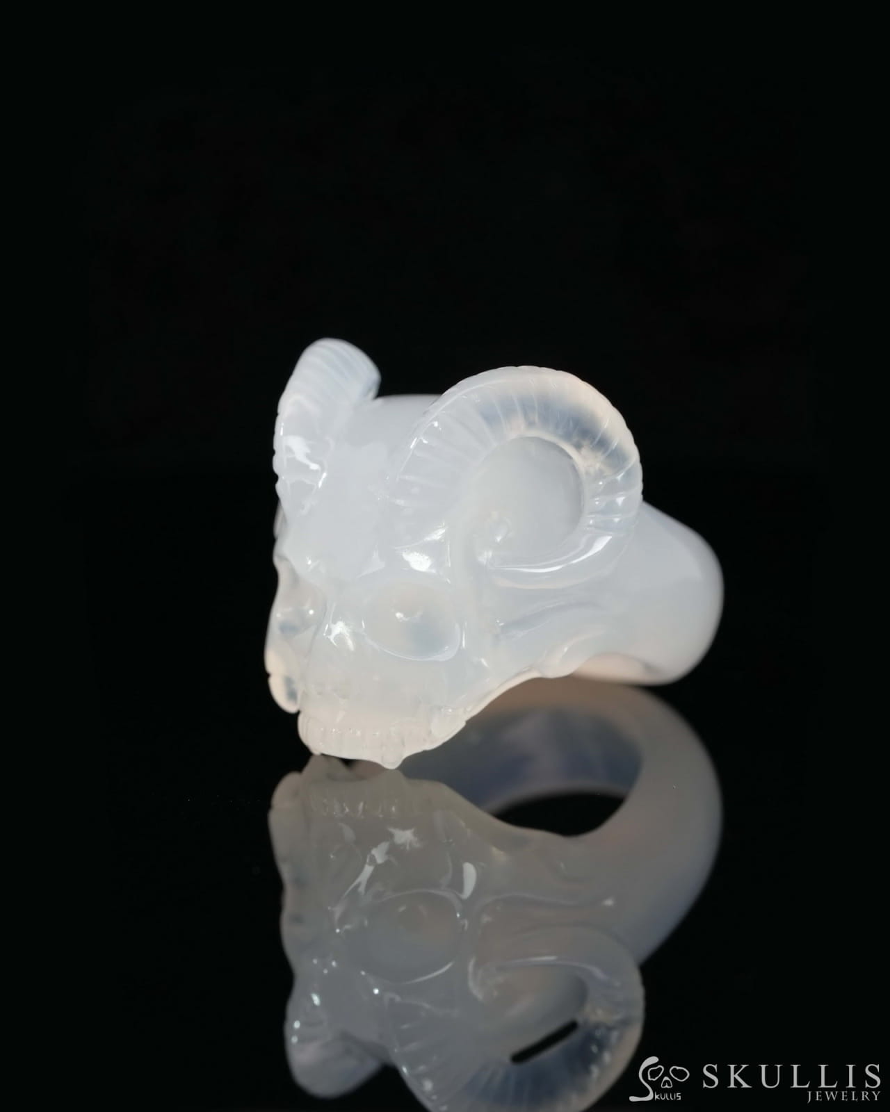 Gem Skull Ring of Bloodstone Carved Beast Skull US size 11 - 9500231 Skull Rings