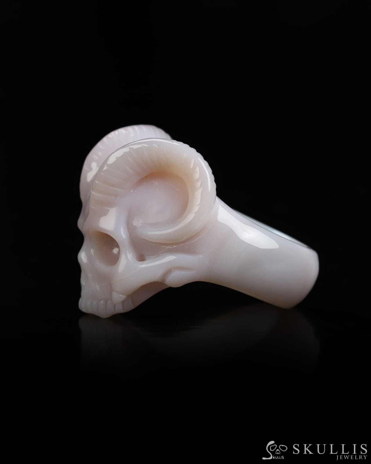 Skullis Gem Skull Ring of Mozambique Agate Carved Beast Skull US size 12 - 9800239 Skull Rings