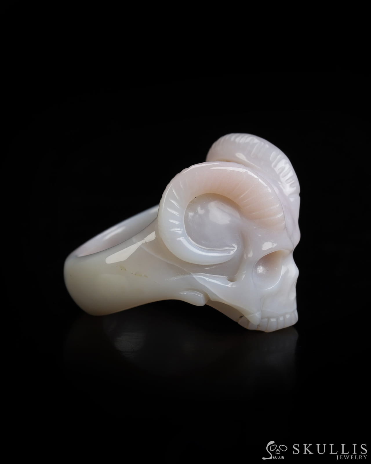 Skullis Gem Skull Ring of Mozambique Agate Carved Beast Skull US size 12 - 9800239 Skull Rings